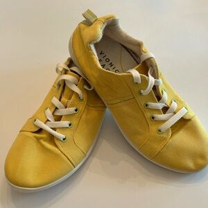 Vionic Beach Women's Stinson Yellow Sneaker Size 10